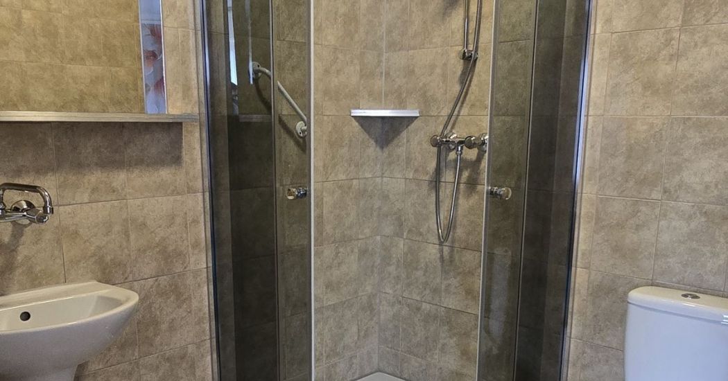 Pokój z łożem małżeńskim