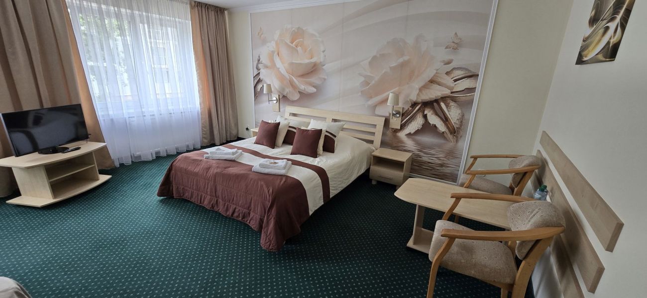 Pokój z łożem małżeńskim